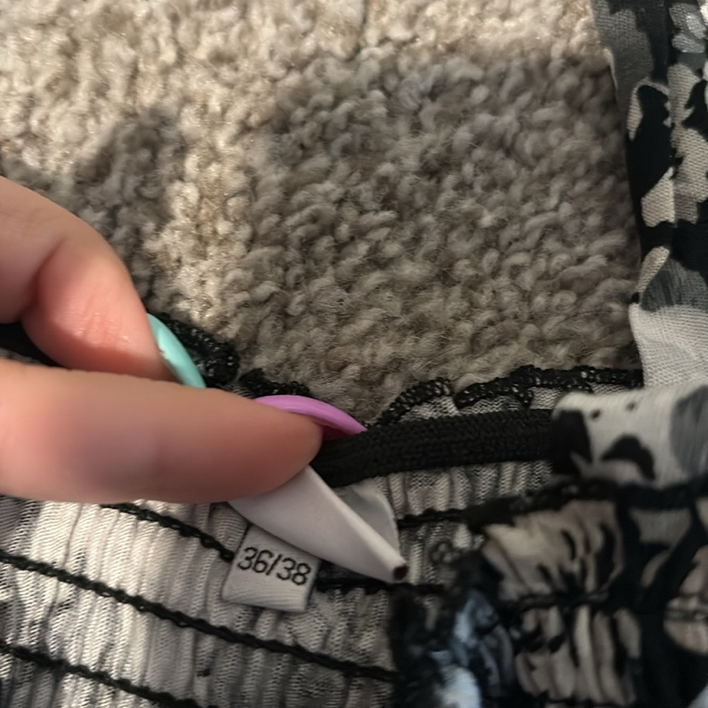 Floral Smocked Top - Picture 6 of 7